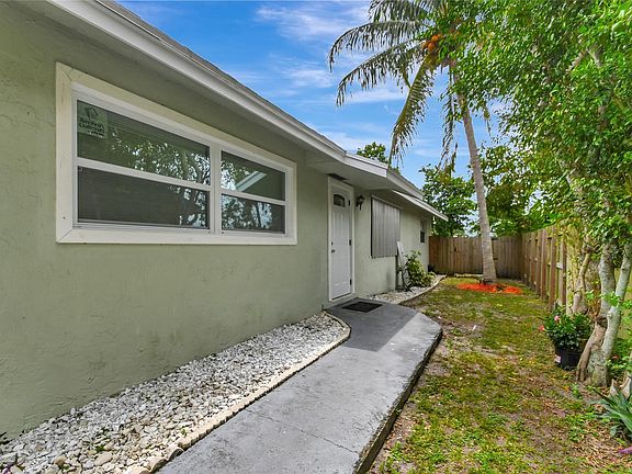 4th image of 207 Caroline Drive