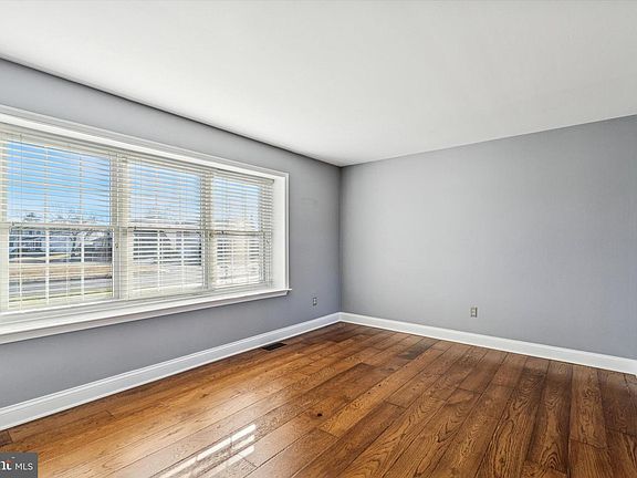 3rd image of 149 Hunt Dr
