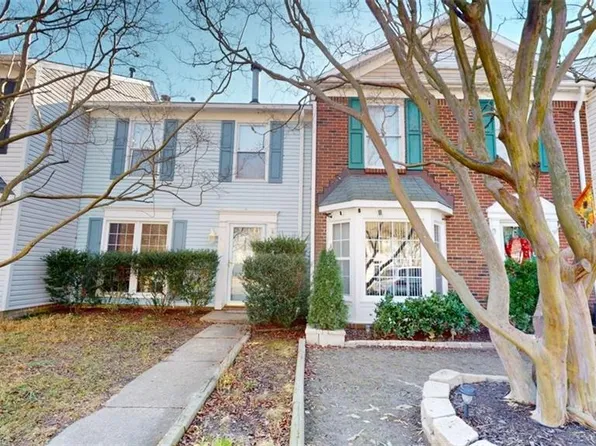 403 Arabian Cir, Yorktown, VA 23693