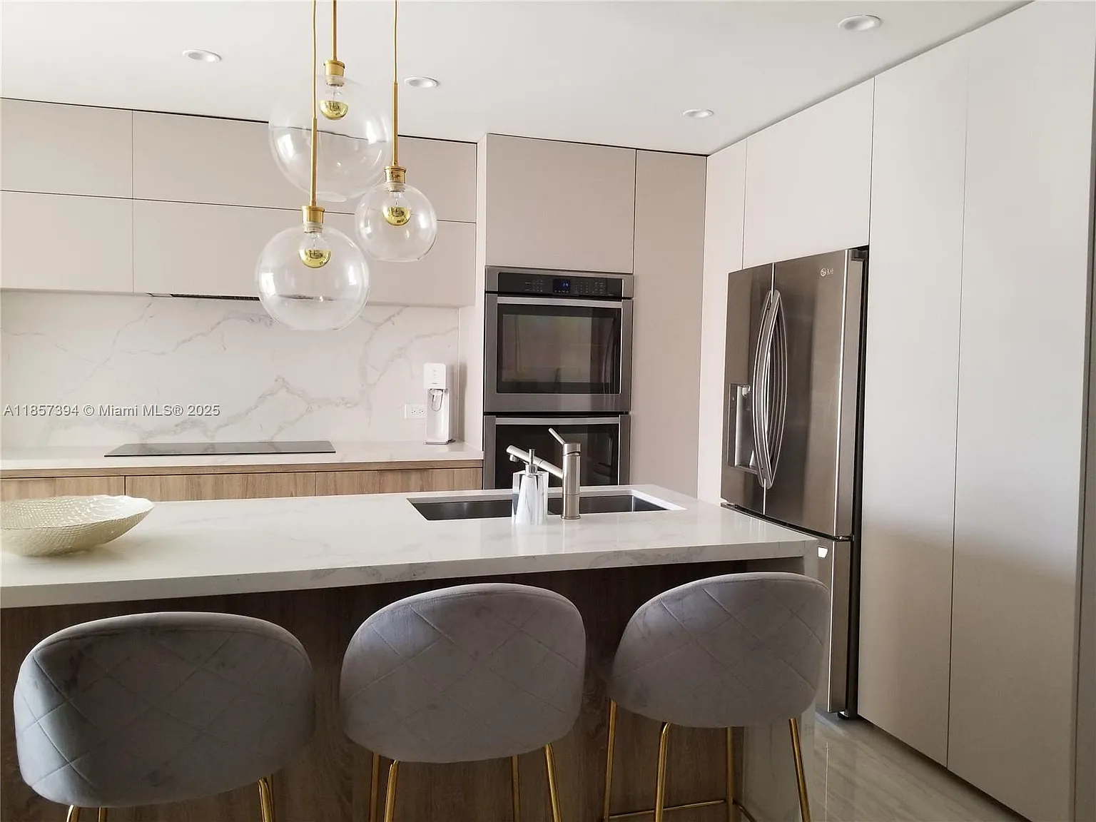 3 bed, 1495 sqft, $5,250 — Photo 2
