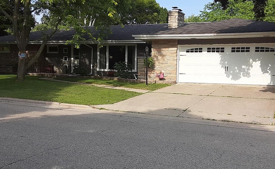 1st image of 606 S 12th Ave