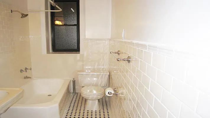 Rented by Fenwick Keats Real Estate | media 17