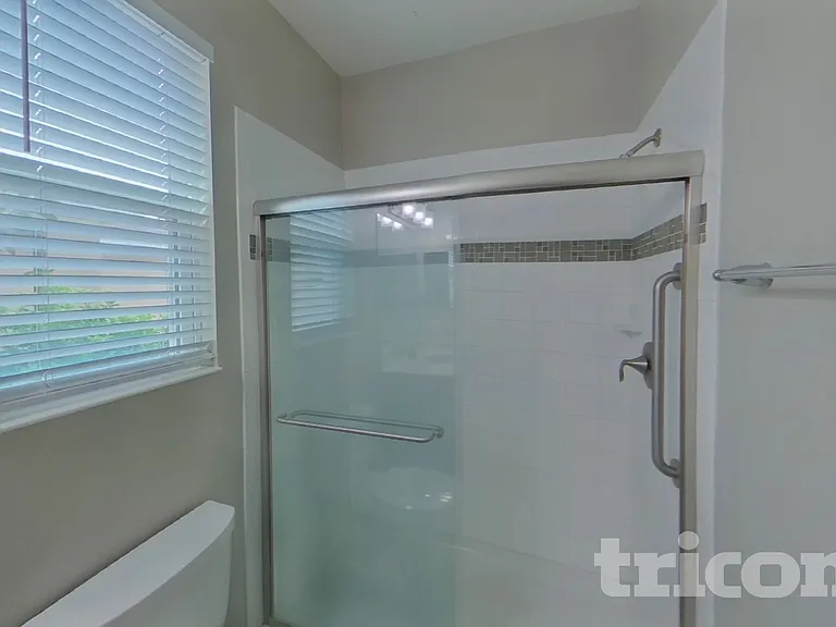 10710 Southern Forest Dr — Photo 13