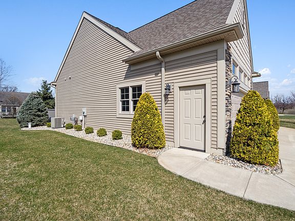 3rd image of 3614 Deerfield Ct
