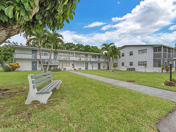 3rd image of 34 Islewood B #34