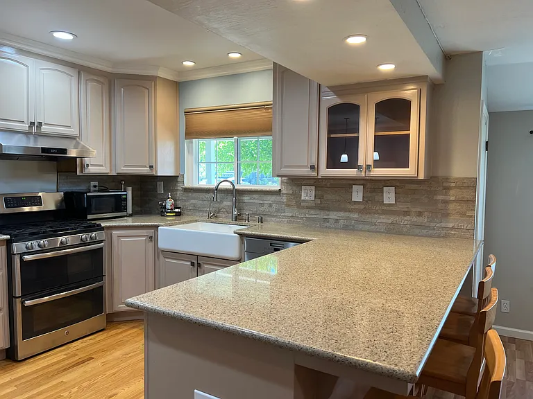 1598 Marietta Dr — Photo 9