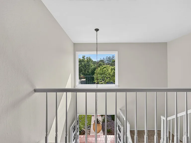 611 Rock Oak Rd — Photo 32