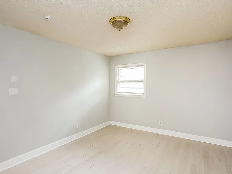 4809 Thornwood Rd — Photo 14