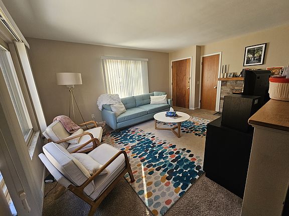 2nd image of 919 Brooks Rd