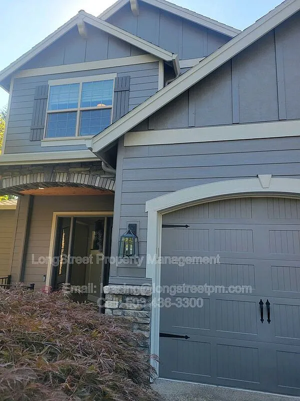5 bed, 4.0 bath, 4049 sqft, $4,495 — Photo 2