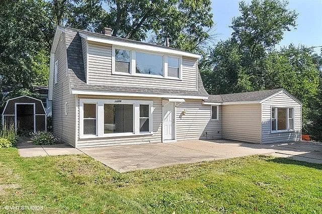 21276 W Shady Ln — Photo 2
