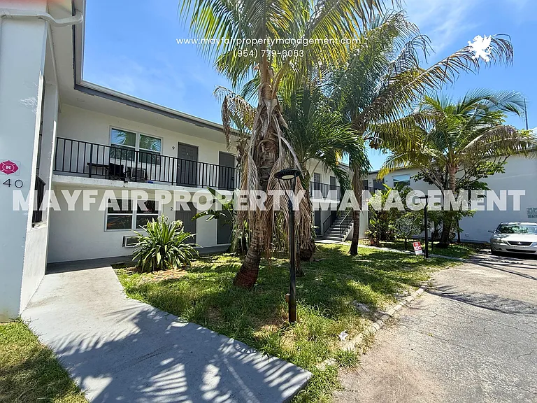 240 SW 8th St #10 — Photo 19