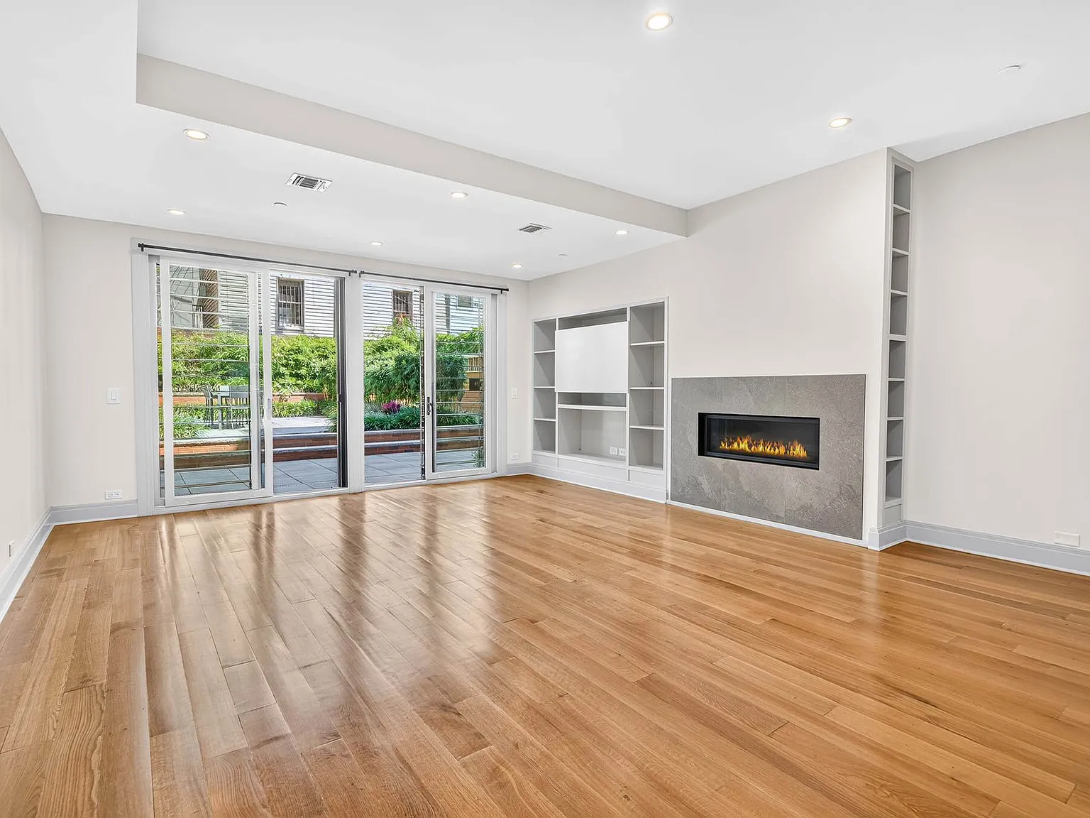 199 Luquer Street — Photo 3