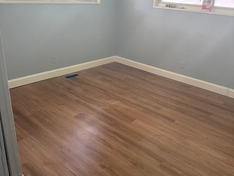 9882 Lawnview Dr — Photo 2