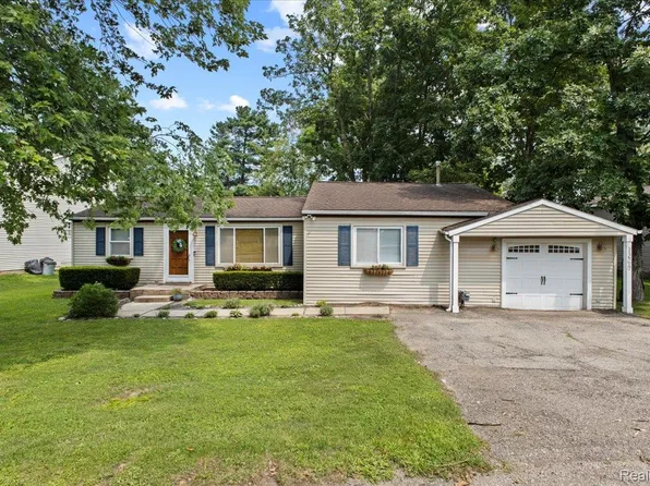 1269 Otter Ave, Waterford, MI 48328
