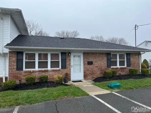 5 Montana Ct #275, Matawan, NJ 07747