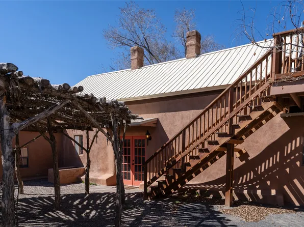 10 Rail Rd, Cerrillos, NM 87010