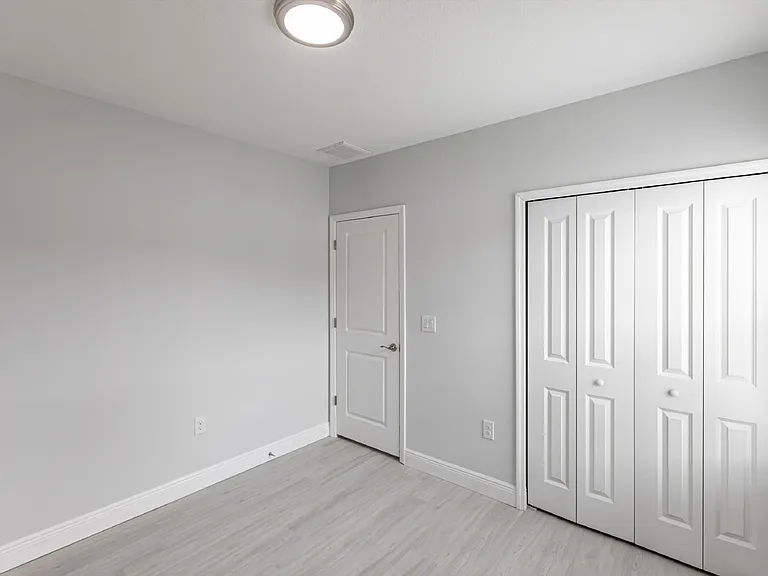 2113 Como St — Photo 20