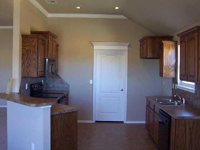 2nd image of 810 E Pointe Ct