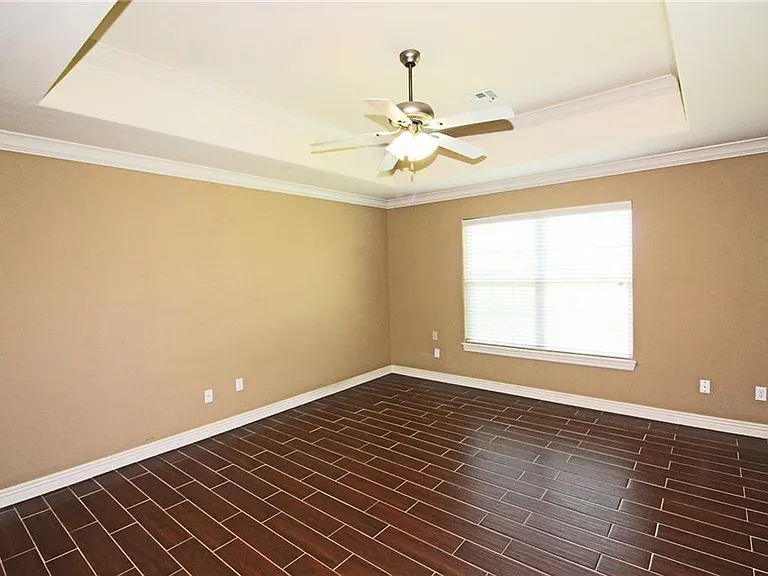 4302 Lilly St — Photo 12