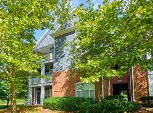 20285 Beechwood Ter UNIT 302, Ashburn, VA 20147