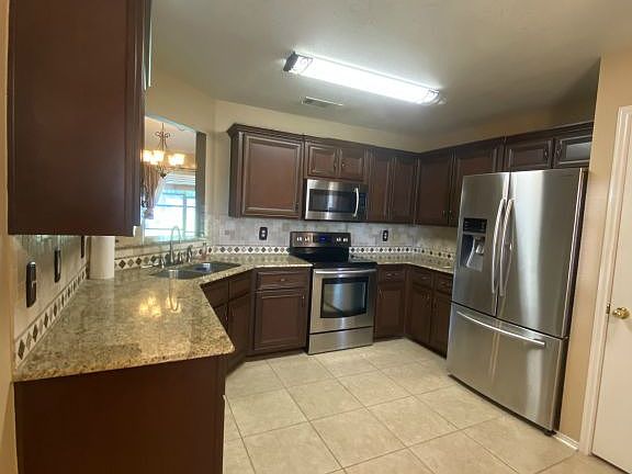 3rd image of 2910 Maria Dr
