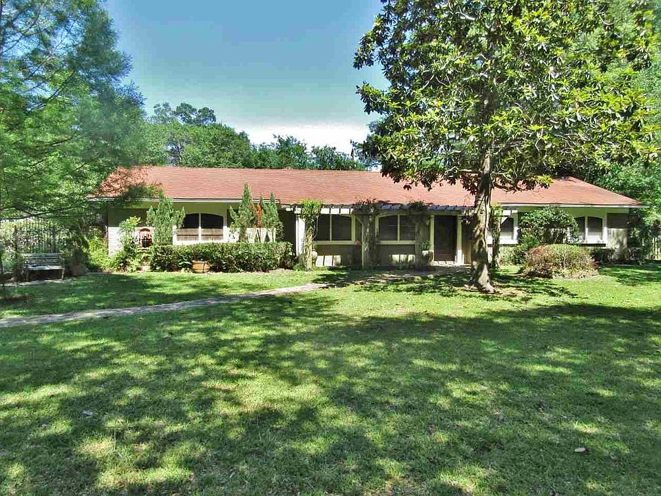 1st image of 155 Oakcrest Dr