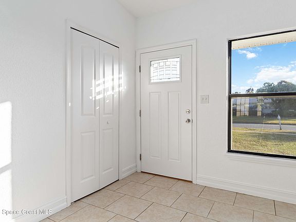 5th image of 784 Tomkins St