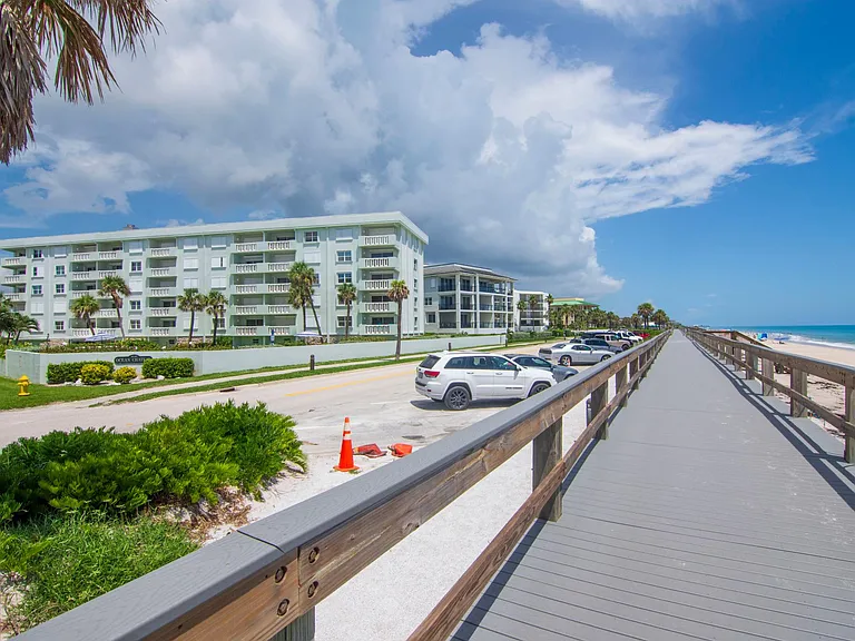 4049 Ocean Dr #201 — Photo 13