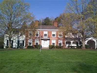 3rd image of 219 Country Club Dr NE