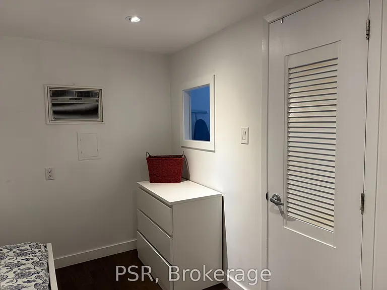 54A Galley Ave #B — Photo 7