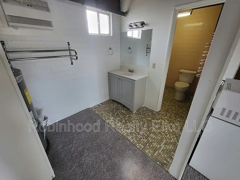 340 6th St #12 — Photo 5