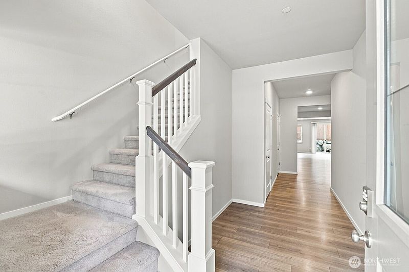 4th image of 18419 7th Avenue W