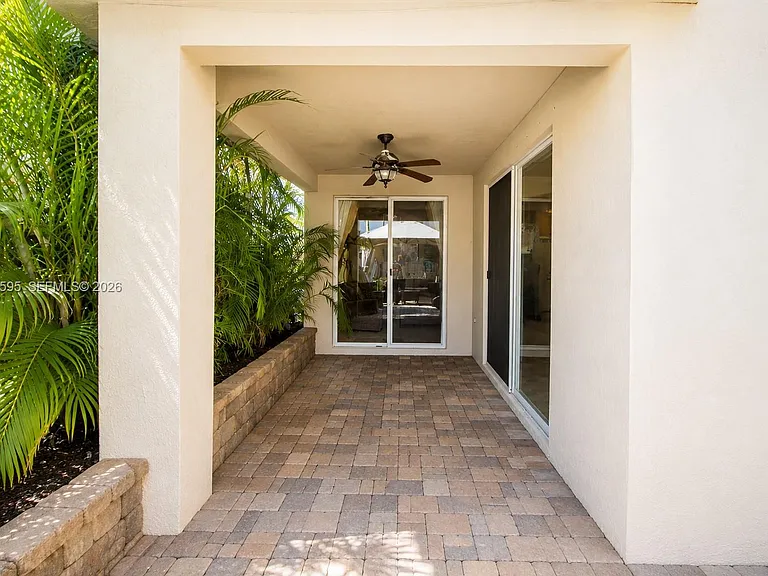 13989 SW 155th Ter — Photo 34