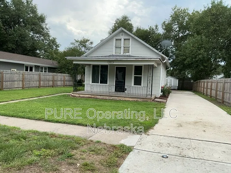 2 bed, 1.0 bath, 1140 sqft, $1,150 — Photo 1