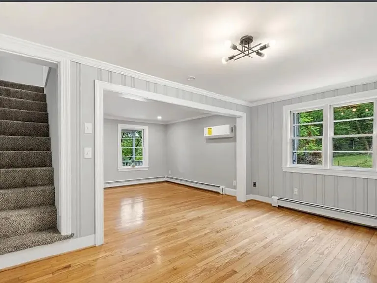 38 Spring Ln — Photo 13