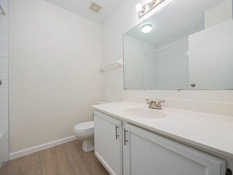 Bathroom. Tub/Shower