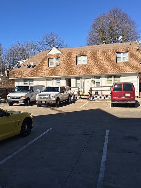 2nd image of 147 Franklin Avenue 9 Units