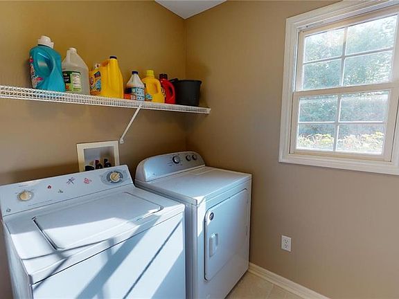 4th image of 4383 Richwood Dr