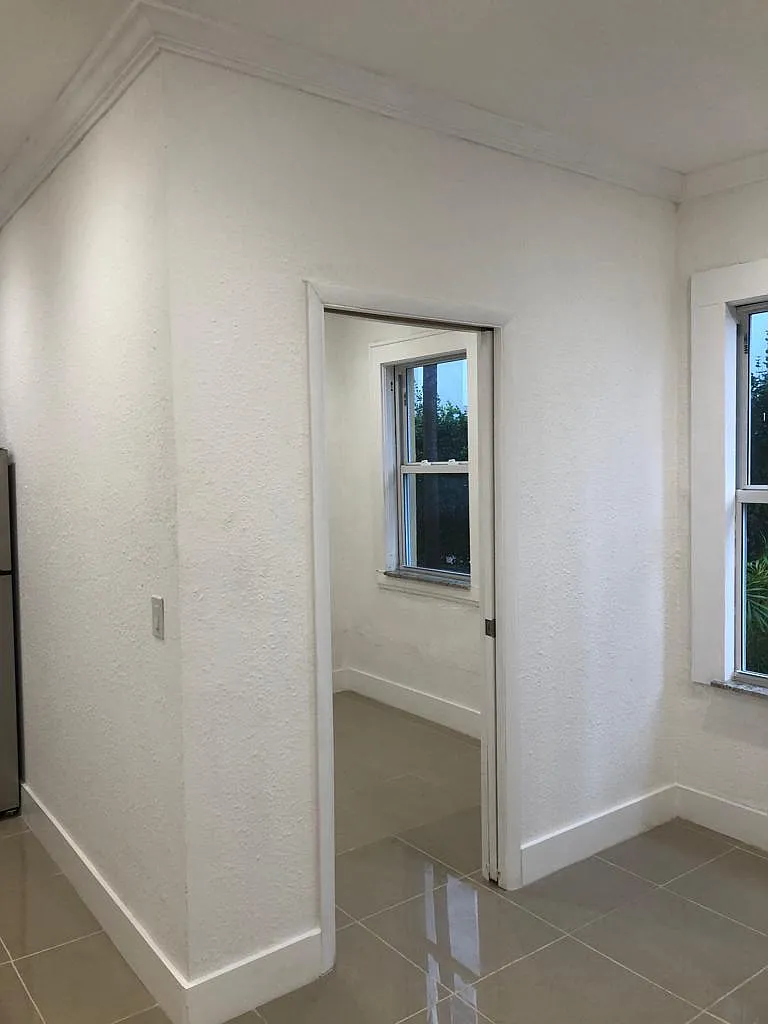 Mendoza Ave, Coral Gables — Photo 3