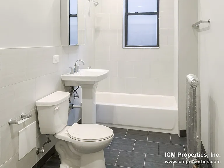 4930 N Oakley Ave #1 — Photo 5