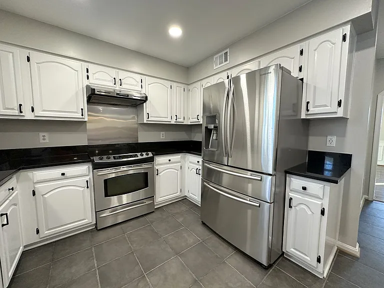 11560 Holly Briar Ln — Photo 16