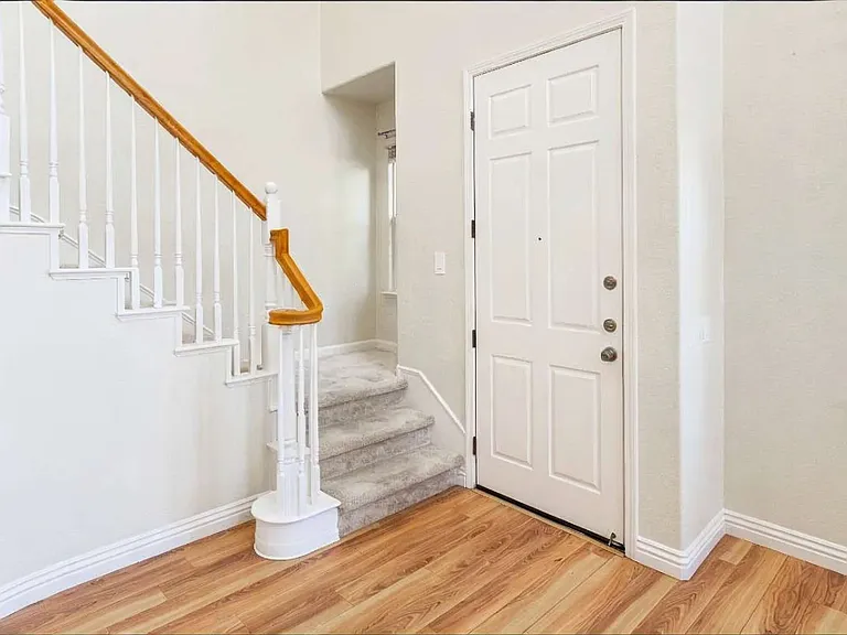 361 Vista Roma Way — Photo 8