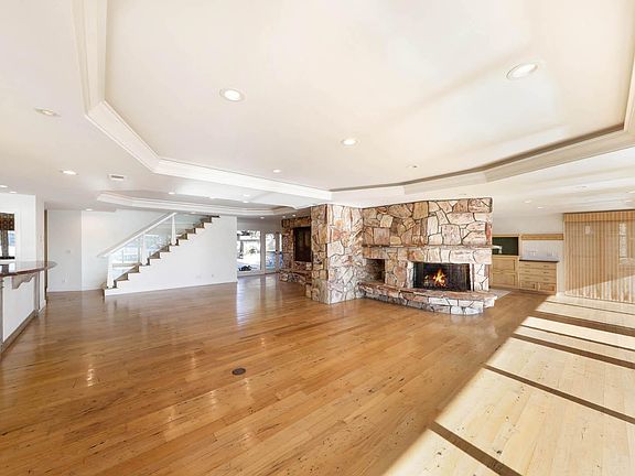 4th image of 2636 Bayshore Dr