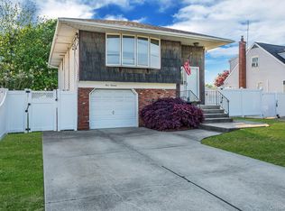 413 N Broadway, Lindenhurst, NY 11757