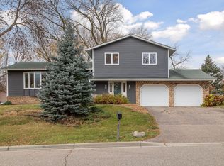 1450 Cardinal Cv, Chaska, MN 55318