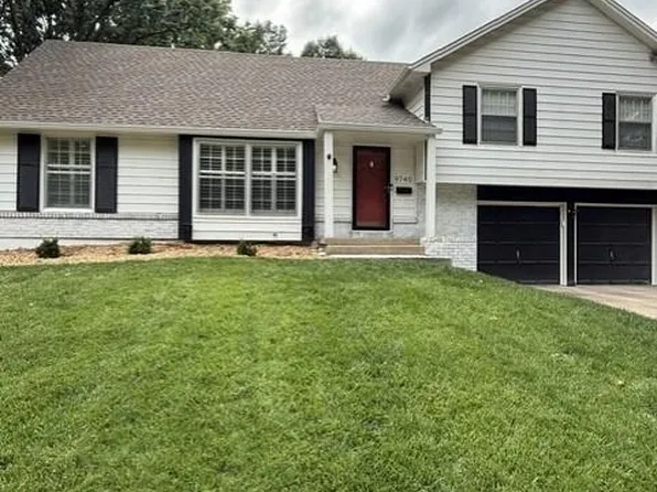 9740 Riggs St, Overland Park, KS 66212
