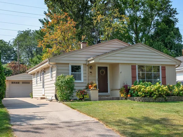 1751 North 119th STREET, Wauwatosa, WI 53226