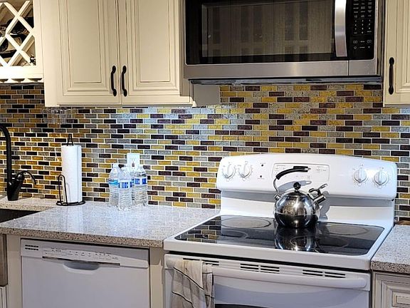 5th image of 511 Westchester Ave Floor 2