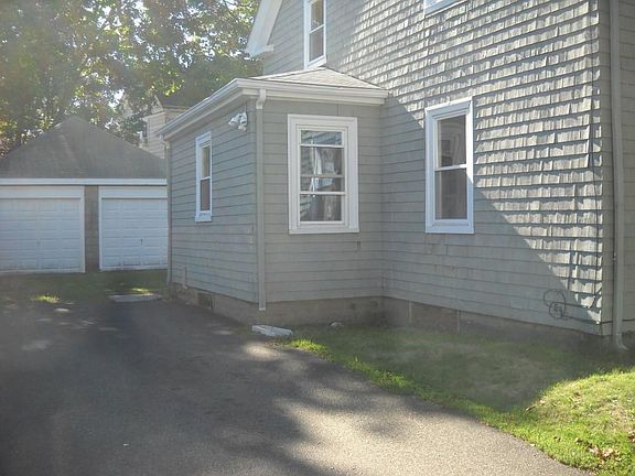 2nd image of 24 Pearl St #24